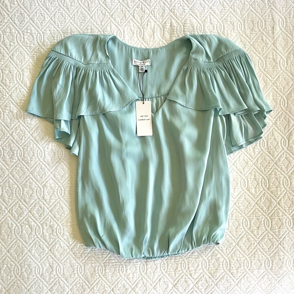 NWT Current Air capes sleeve bubble hem‎ blouse